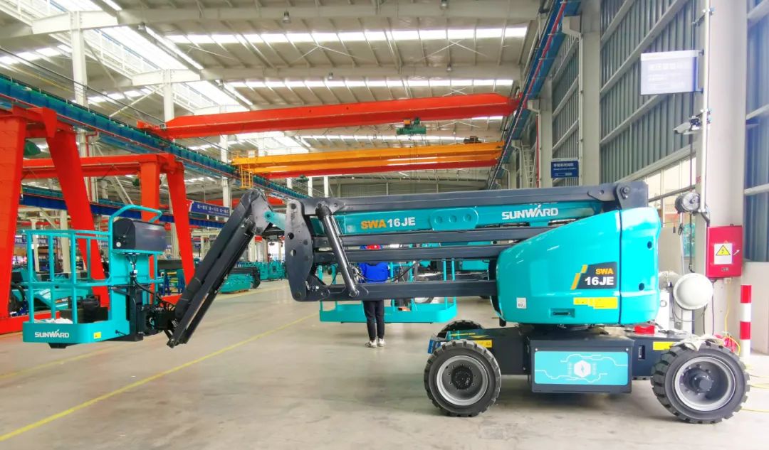 勇闯蓝海!平博在线智能两款臂式高空作业平台正式“出道”