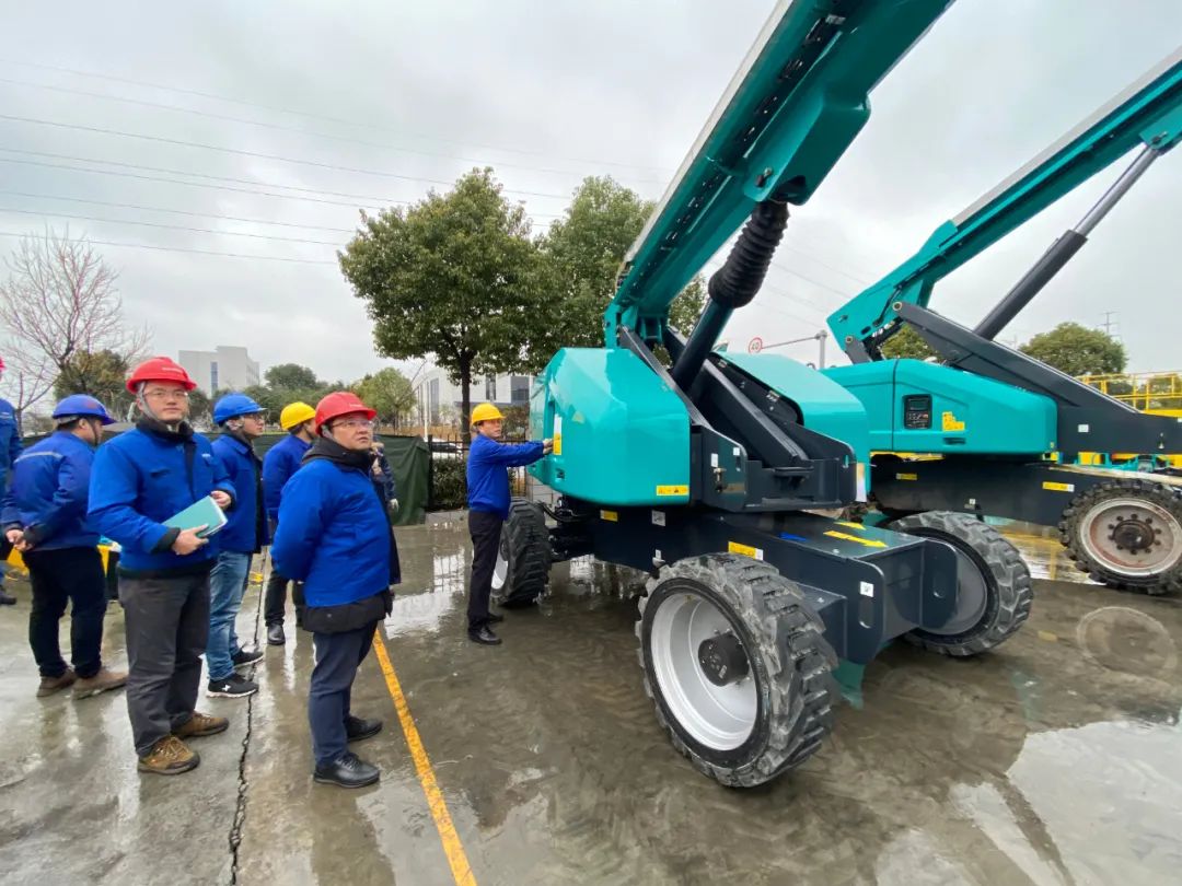 勇闯蓝海!平博在线智能两款臂式高空作业平台正式“出道”