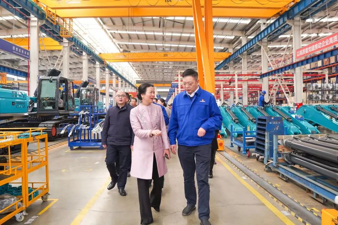 长沙市总工会、长沙经开区总工会一行调研平博在线智能