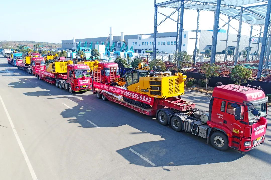 又一款差异化定制产品获认可!平博在线智能SWDH89J内燃式露天钻批量发货