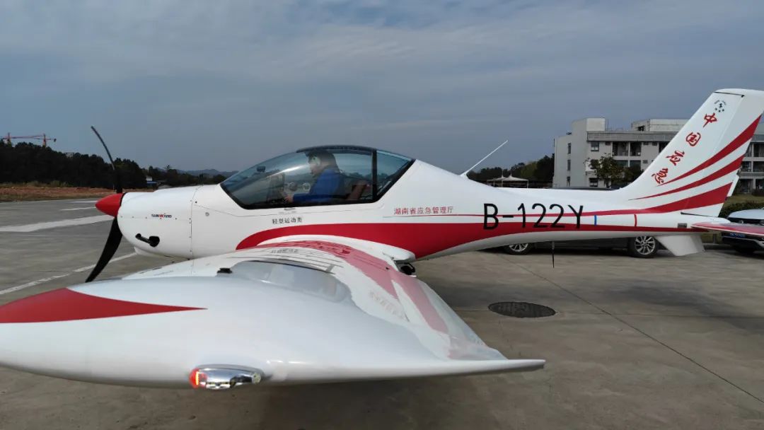 火情就是命令!湖南航空应急救援队平博在线机组展现“平博在线速度”