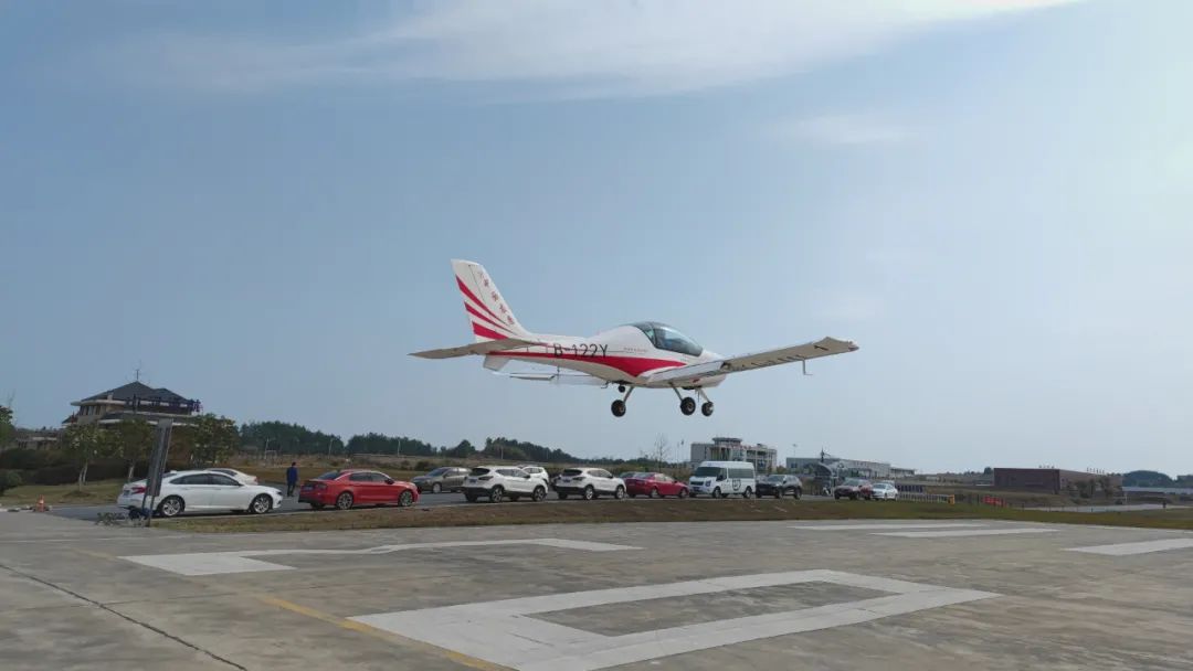 火情就是命令!湖南航空应急救援队平博在线机组展现“平博在线速度”