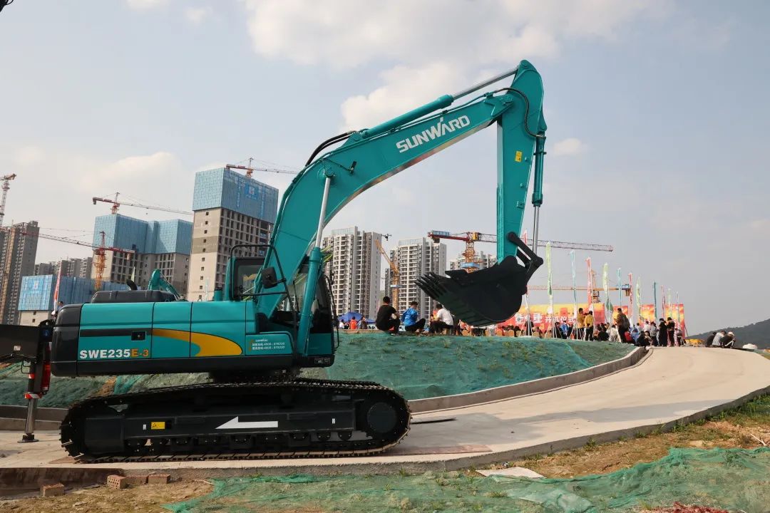 硬实力+软名片!平博在线智能协拍电视剧《重中之重》开机