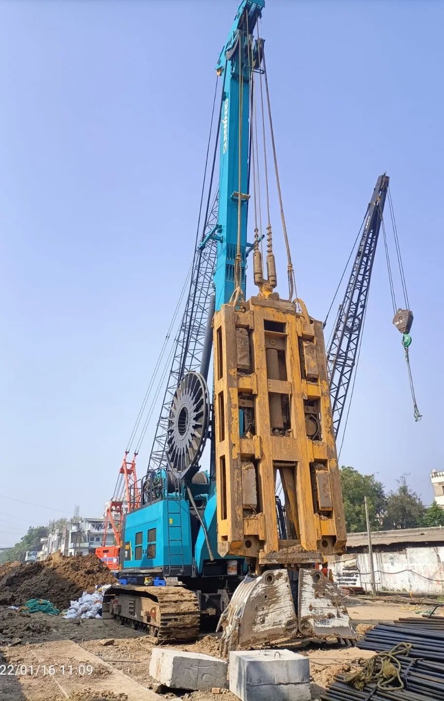 感谢信!平博在线智能SWHG70液压抓斗助力海外基础施工获肯定