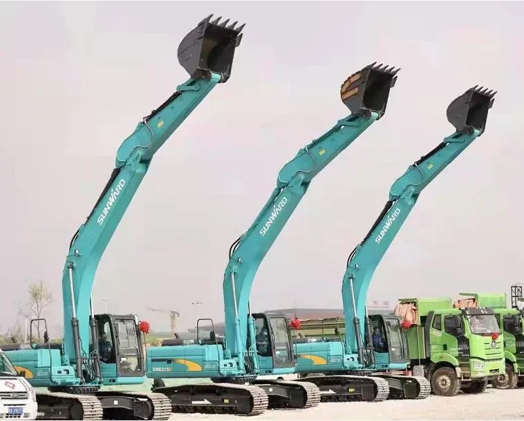 平博在线智能挖掘机亮相贵阳大数据科创城项目开工仪式