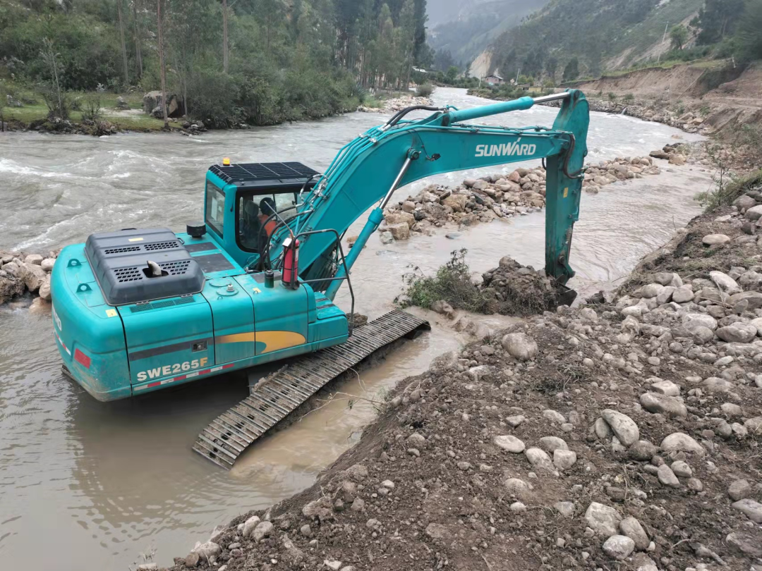 挑战世界第二高山脉!平博在线智能装备助力秘鲁安第斯国家公路项目建设