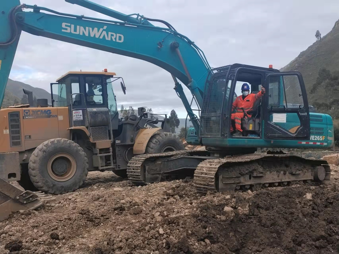 挑战世界第二高山脉!平博在线智能装备助力秘鲁安第斯国家公路项目建设