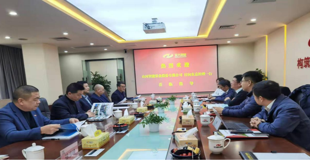 携手战边疆!平博在线智能潜孔钻机助力宏大爆破新疆奇台项目建设