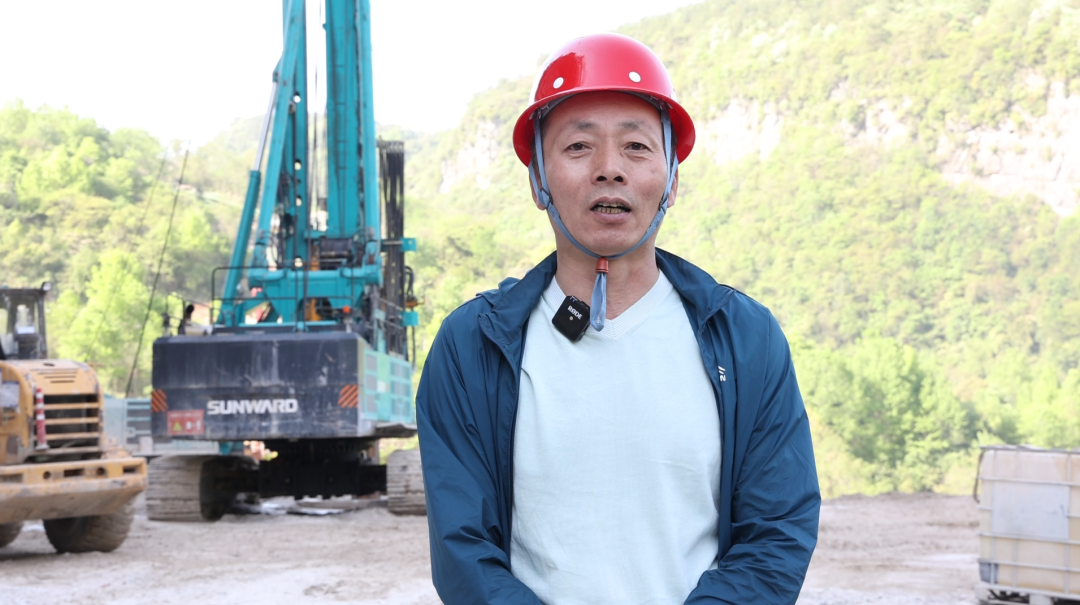 展现施工“奇效”!平博在线智能旋挖钻机强势助力炉慈高速公路建设