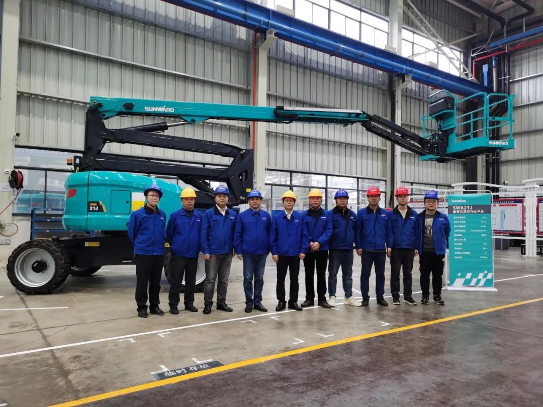 行业同级别产品之最!平博在线智能又一款曲臂式高空作业平台成功下线