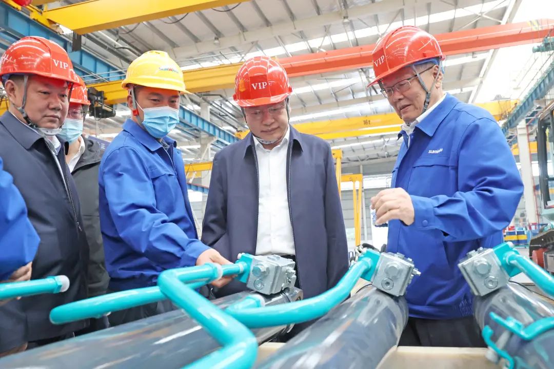 中铁二十局党委书记、董事长雷位冰带队拜访平博在线智能