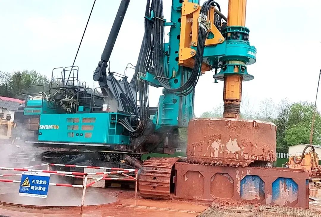 再啃“硬骨头”!平博在线智能“超级桩备”助建燕矶长江大桥