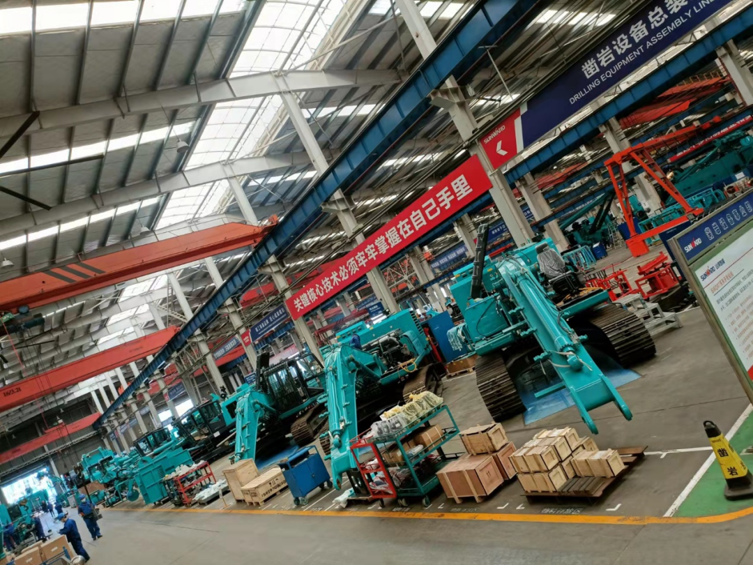 将奋斗进行到底!致敬平博在线劳动者