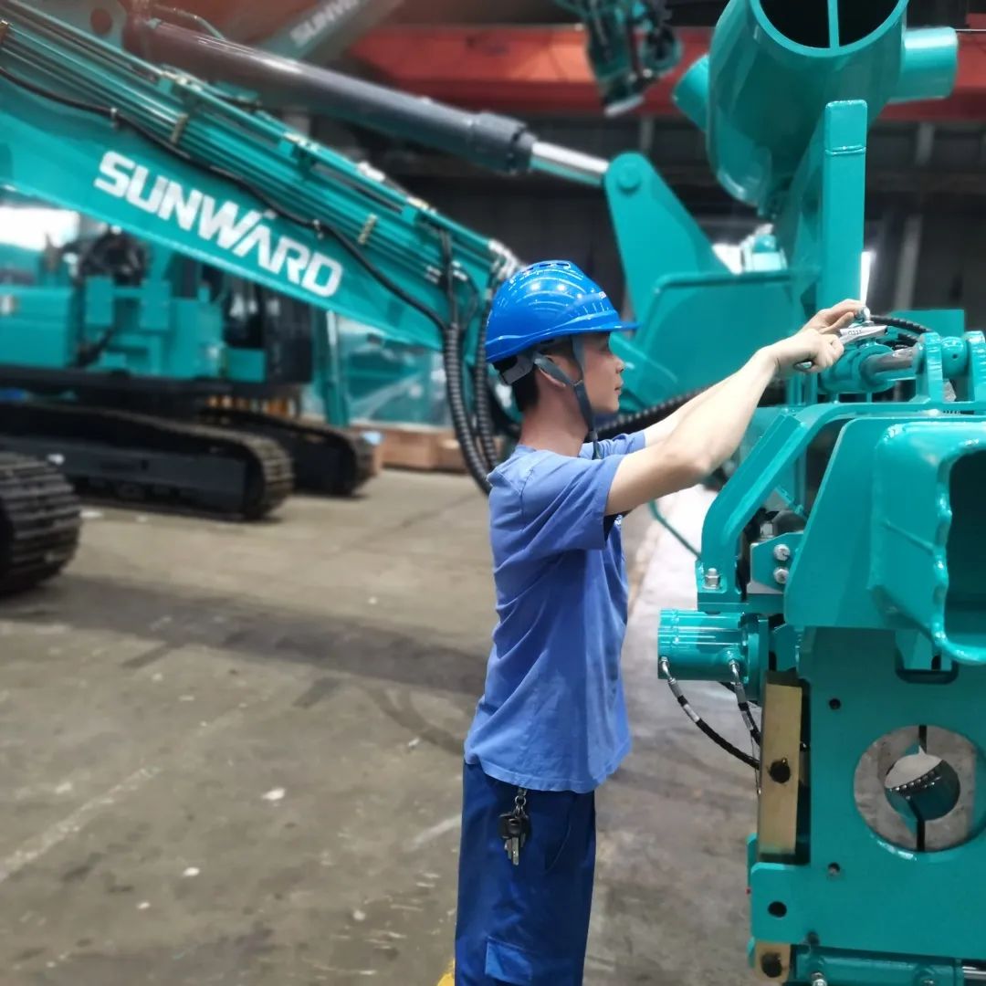 将奋斗进行到底!致敬平博在线劳动者