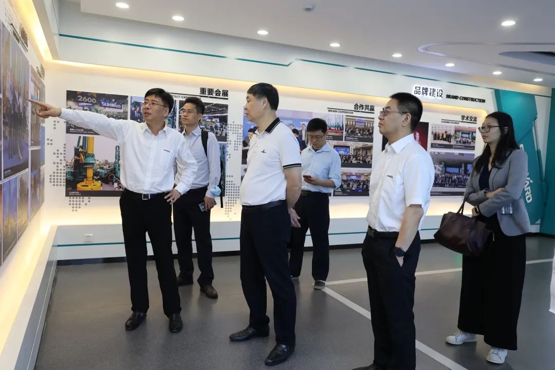 广州工控集团副总经理李绍康调研平博在线智能