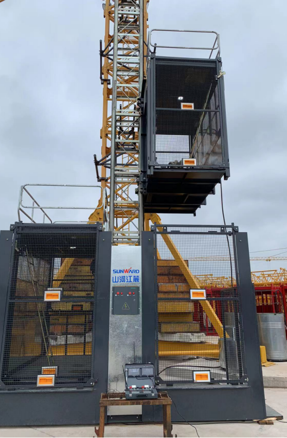 升降耗时缩短25%!平博在线江麓首款中速变频施工升降机成功下线
