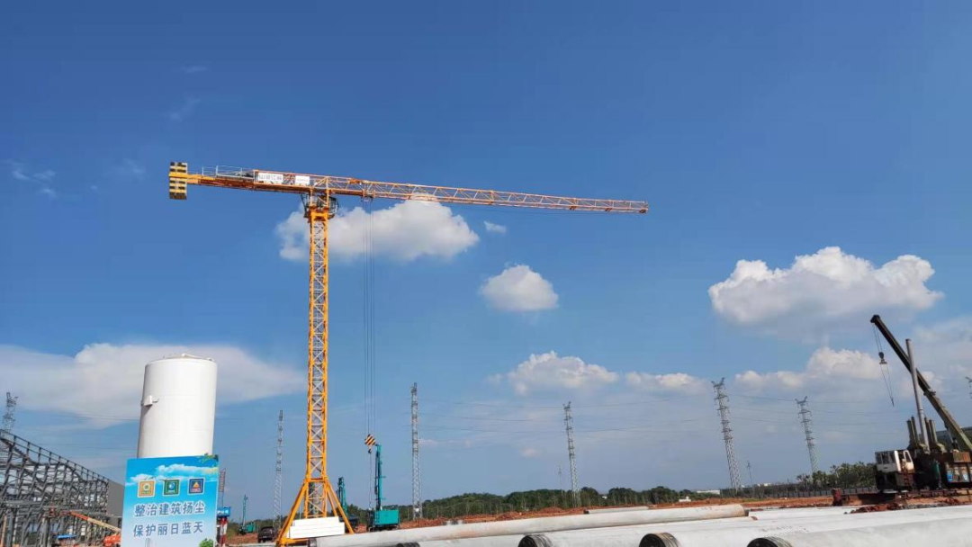 升降耗时缩短25%!平博在线江麓首款中速变频施工升降机成功下线