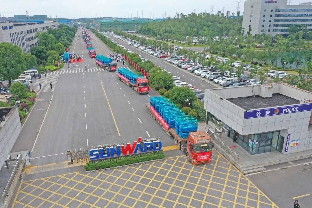 献礼二十大,再攀新高地!平博在线智能高空机械设备再迎批量发货