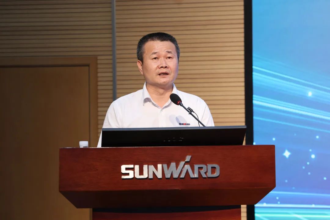 凝心聚力奋力拼搏，向高质量发展交出精彩答卷！平博在线智能召开全体干部大会