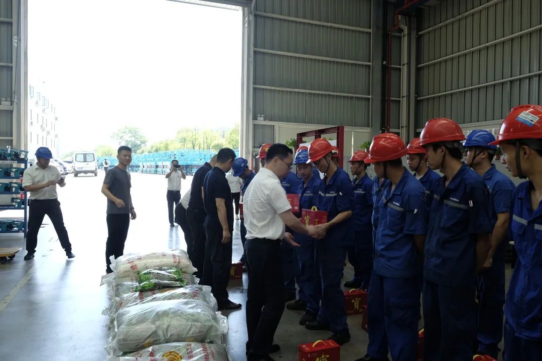 长沙市总工会慰问平博在线智能一线员工