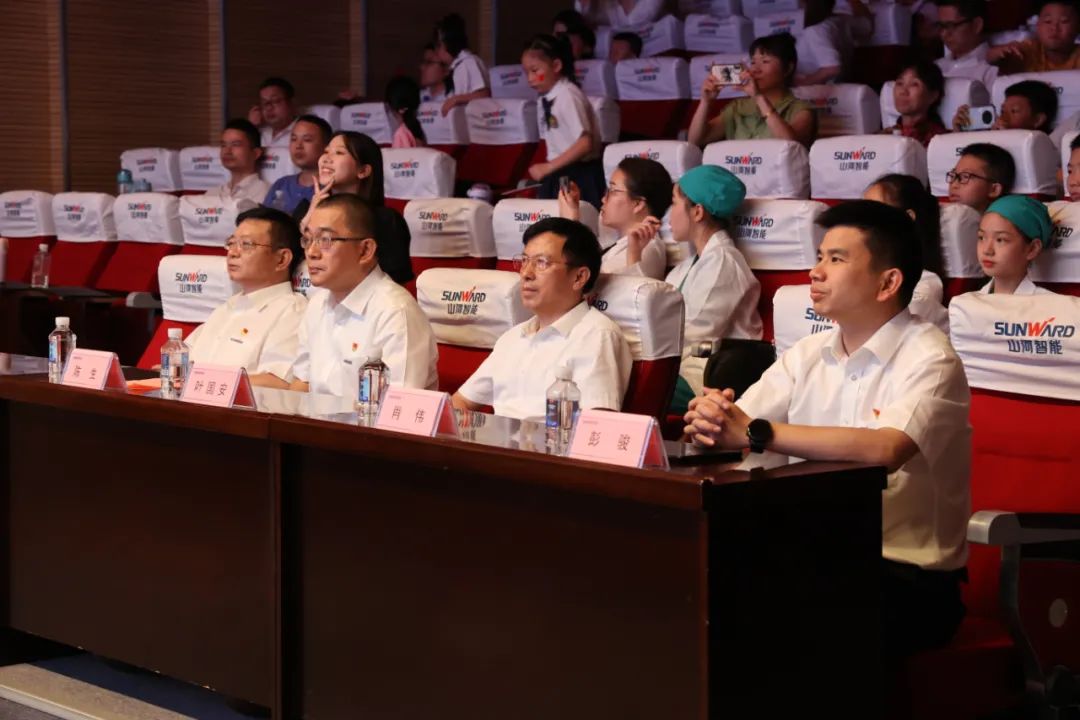 缤纷“暑”假，不负所“托”！平博在线智能职工子女暑期托管班结业啦