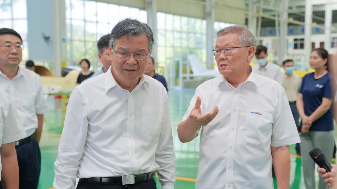 湖南省委常委、常务副省长李殿勋一行考察调研平博在线科技