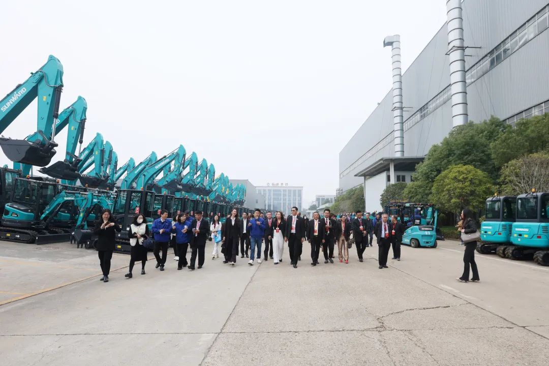 泰国代表团到访平博在线智能