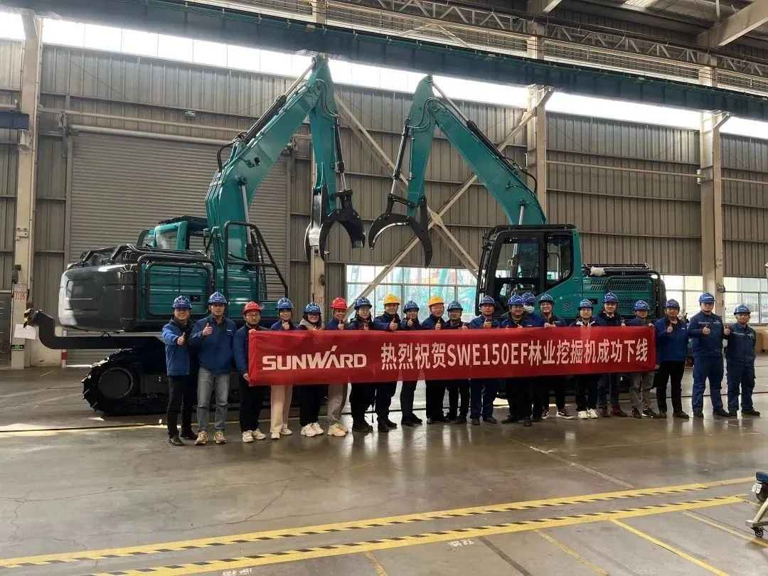 翻山越岭，称霸“武林”！平博在线智能首款中型林业挖掘机成功下线