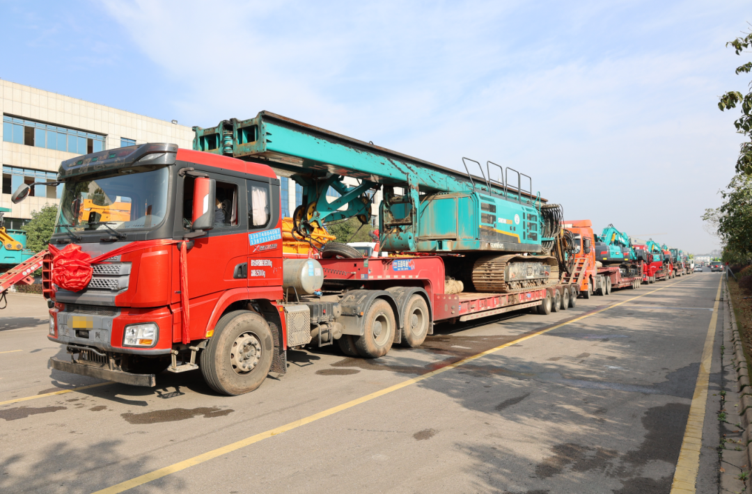 乘着自贸区改革的东风，平博在线智能二手工程机械扬帆出海