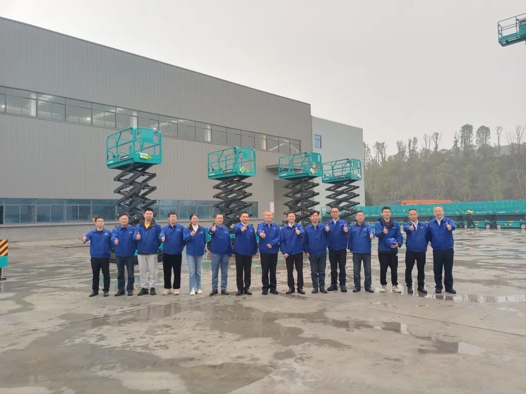 出厂即“出道”！平博在线智能首款履带剪叉式高空作业平台批量上市