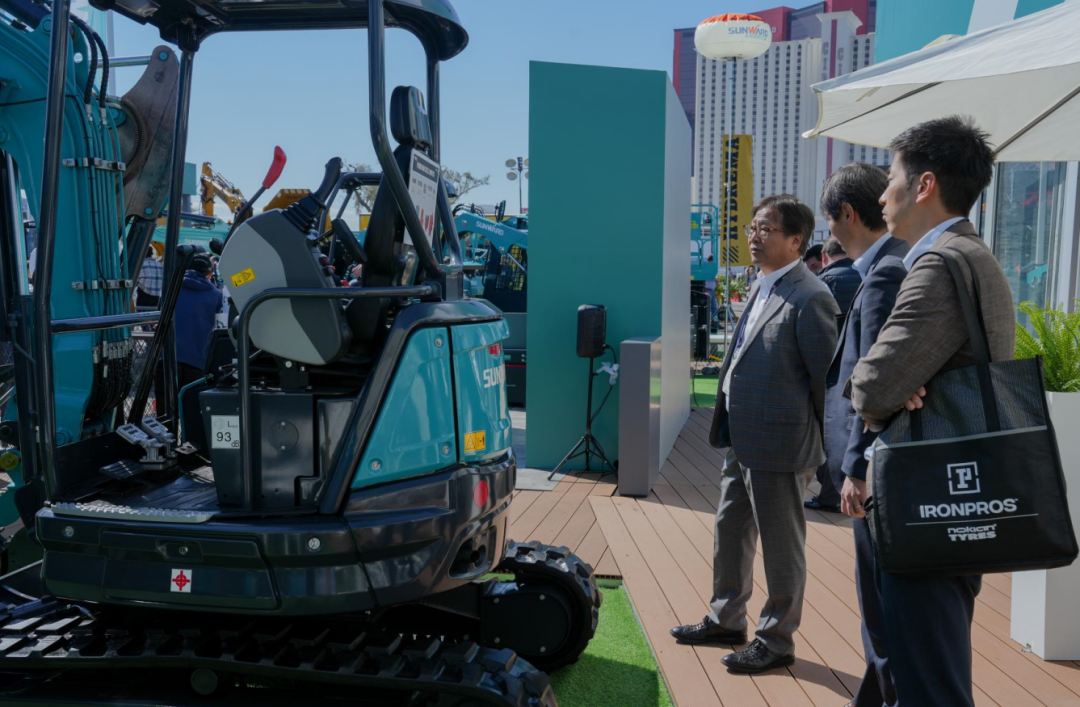 拉展直播 | 推动“中国制造”走向世界！平博在线智能2023美国拉展圆满收官