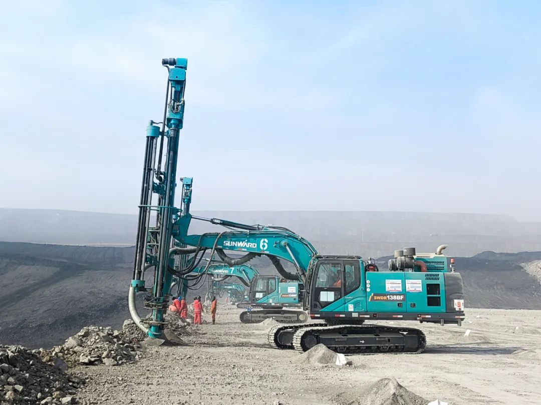 “绿色智能矿山建设专家”！平博在线智能全新一代切削潜孔一体式钻机重拳出击