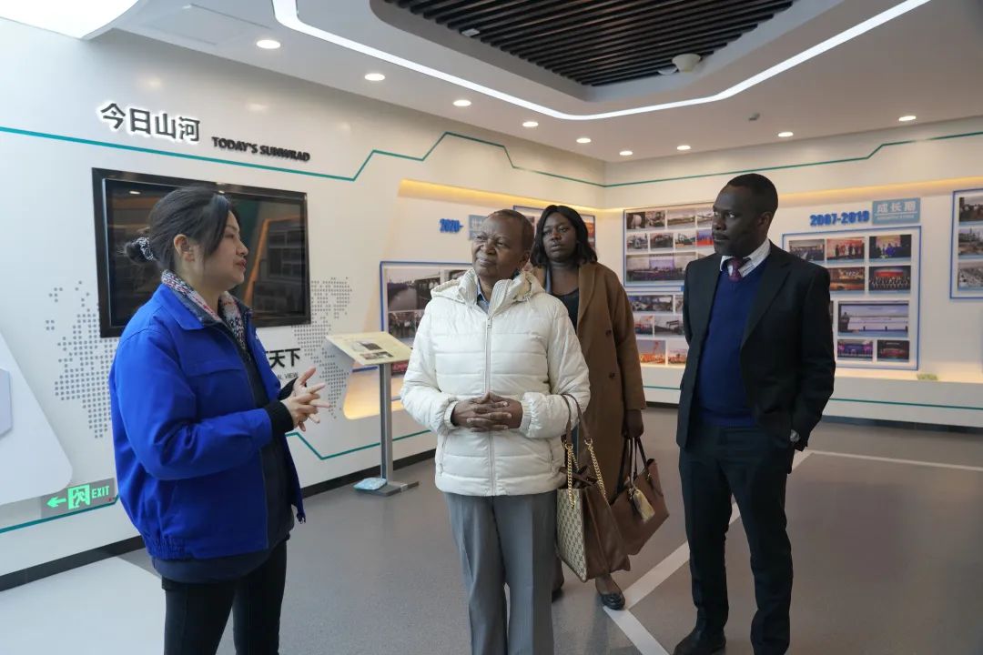 乌干达驻华大使到访平博在线智能