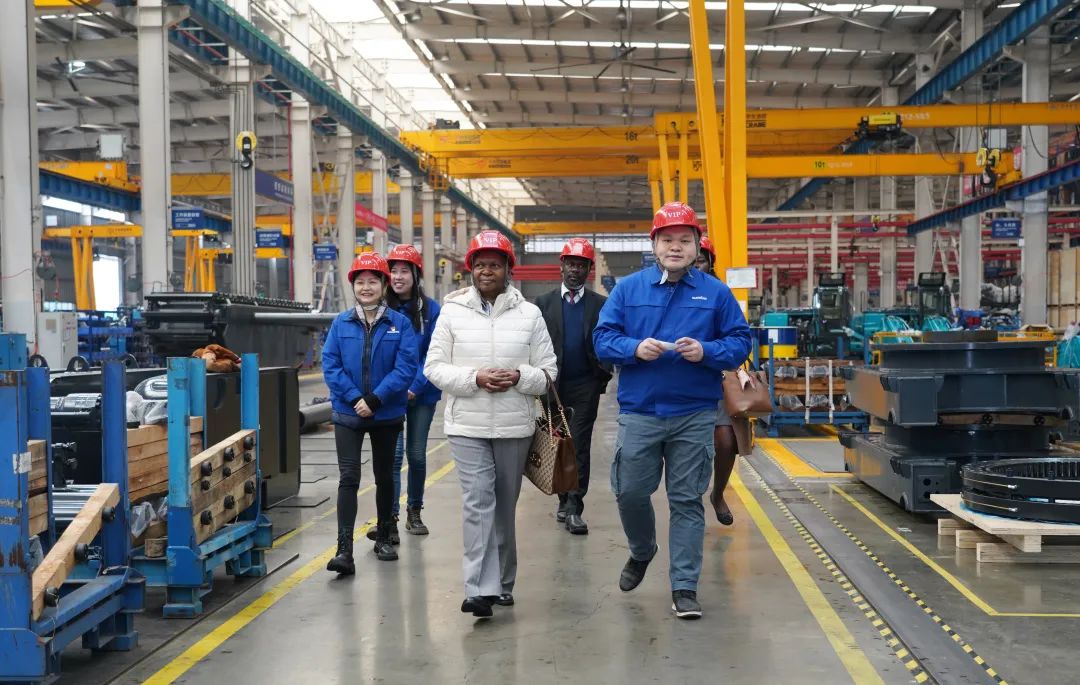 乌干达驻华大使到访平博在线智能