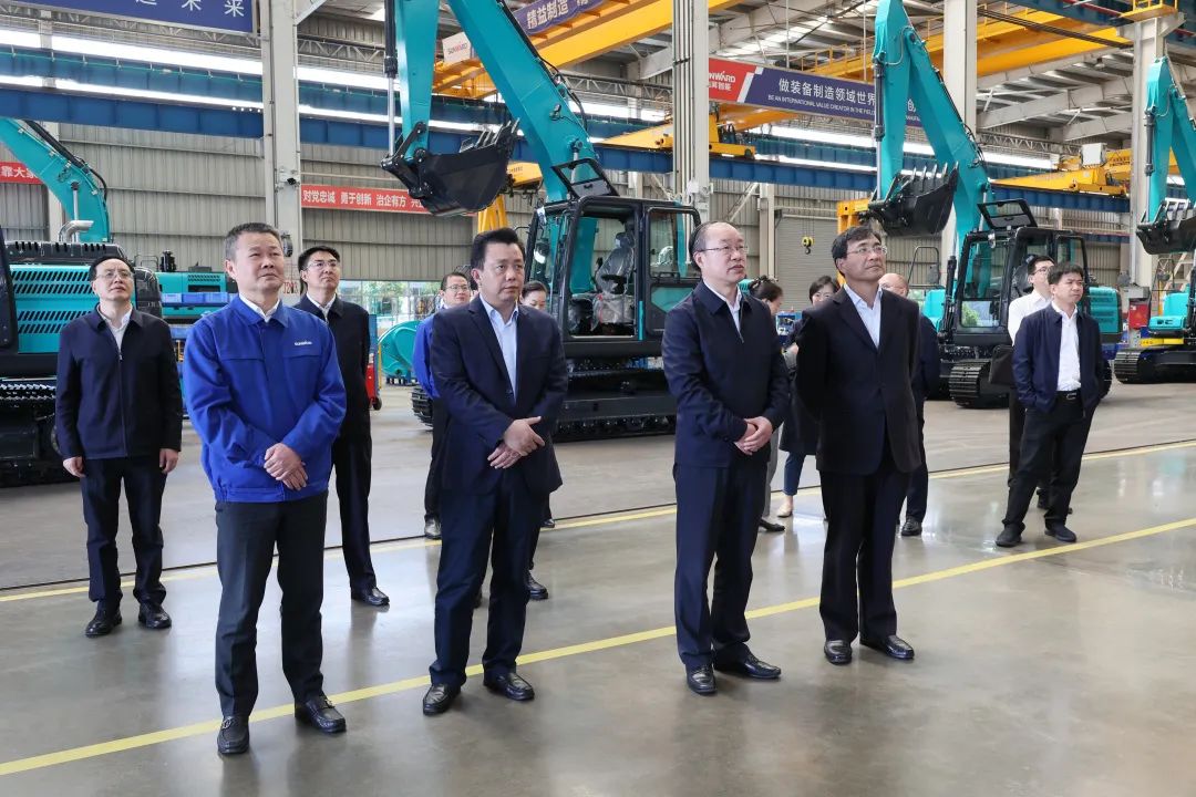 人社部党组成员、副部长俞家栋考察调研平博在线智能