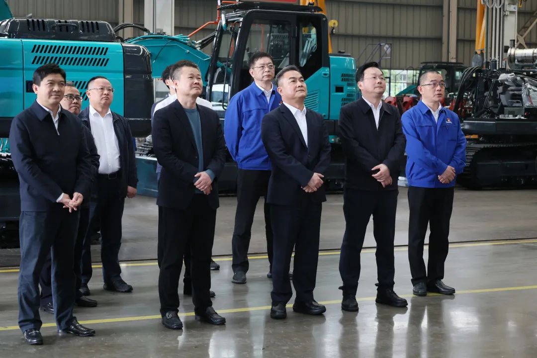 海南省副省长倪强调研平博在线智能