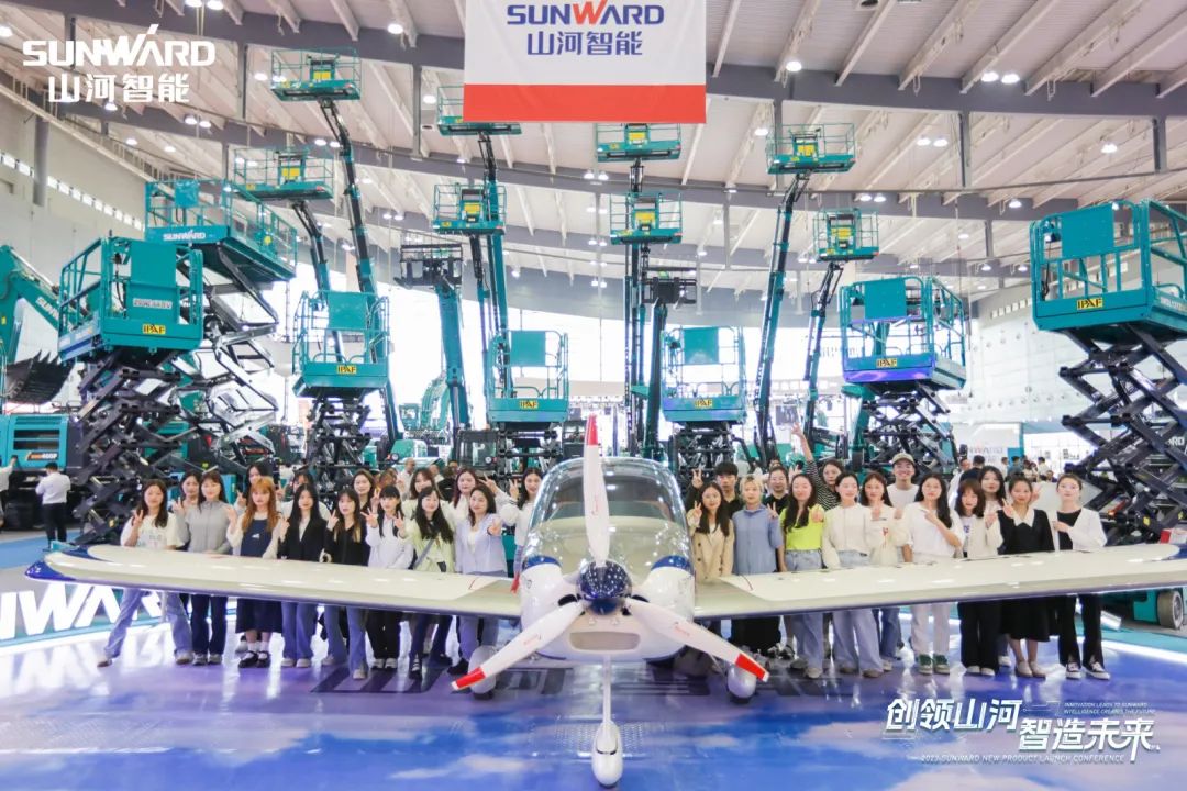 2023 CICEE | 平博在线智能亮相2023长沙国际工程机械展！智能化、电动化产品站C位