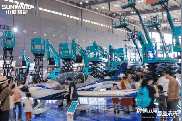 闪耀2023 CICEE！看平博在线智能“明星产品”有多“炫”