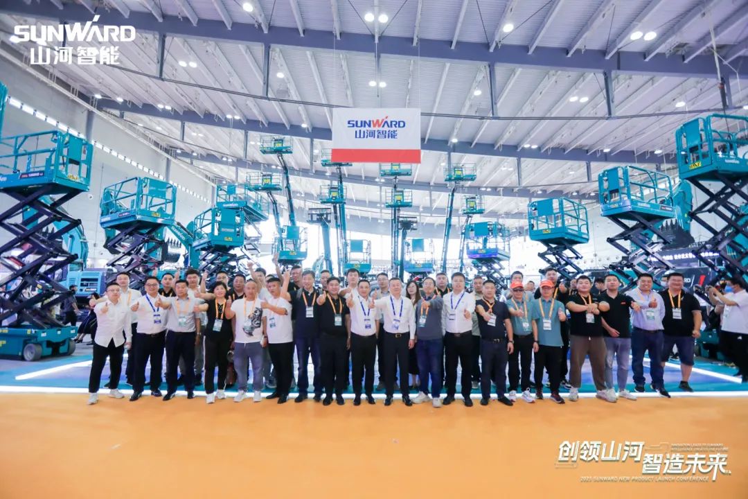 闪耀2023 CICEE！看平博在线智能“明星产品”有多“炫”