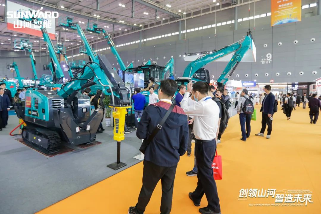 闪耀2023 CICEE！看平博在线智能“明星产品”有多“炫”