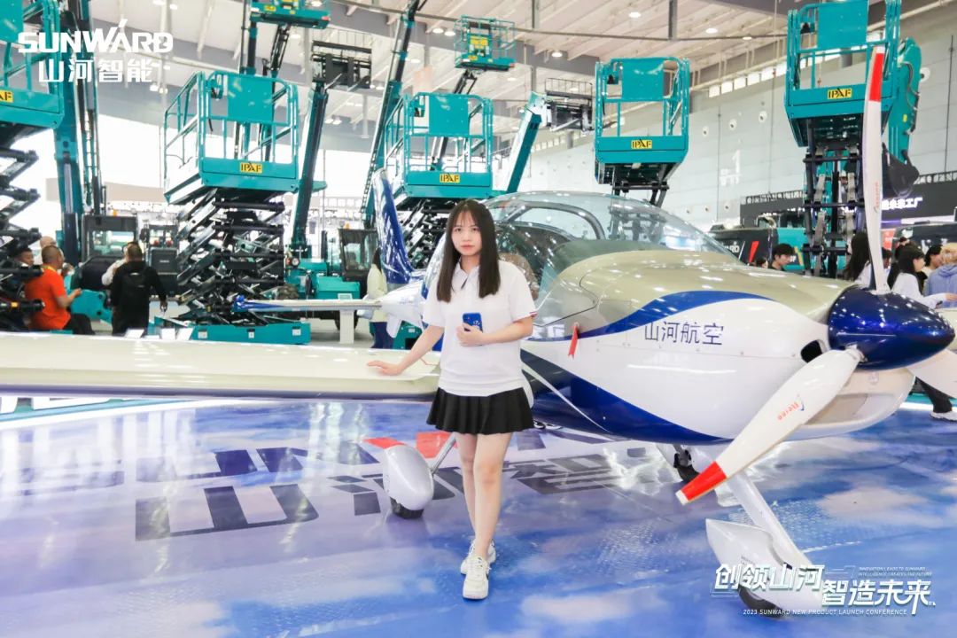 闪耀2023 CICEE！看平博在线智能“明星产品”有多“炫”