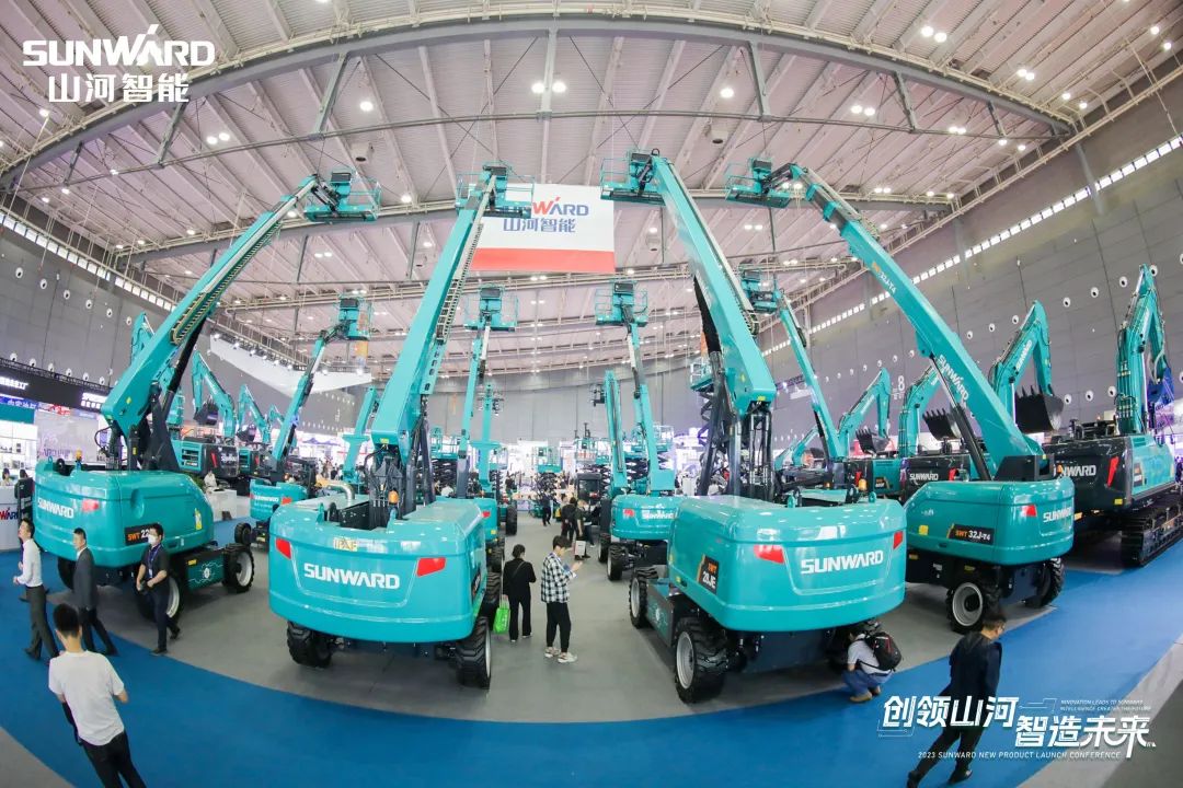 聚焦电动化、智能化！平博在线智能全系列高空机械产品亮相长沙展