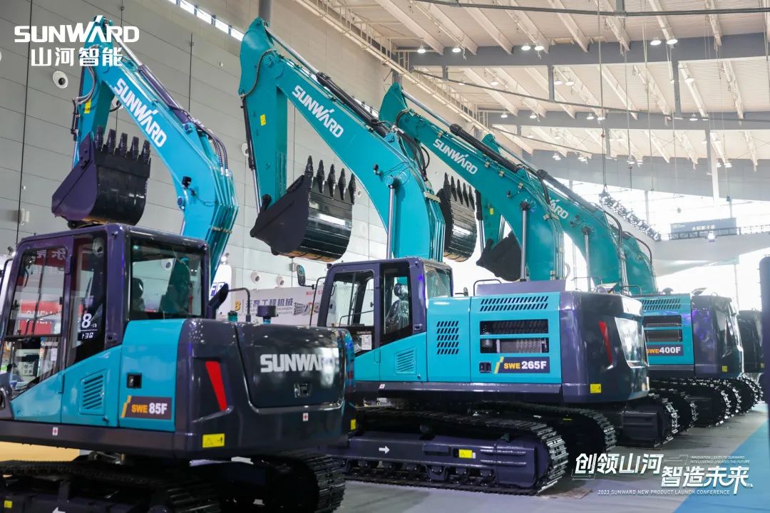 精品出击、互动不断！平博在线智能F系列挖掘机闪耀长沙展