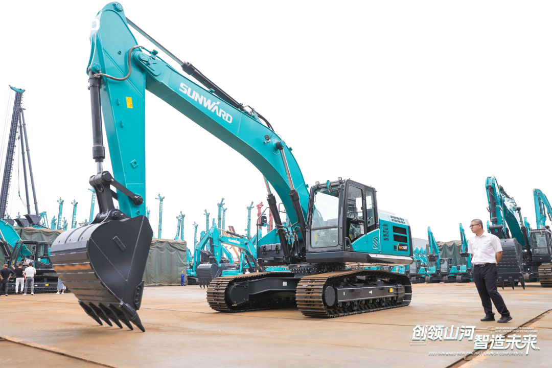 精品出击、互动不断！平博在线智能F系列挖掘机闪耀长沙展