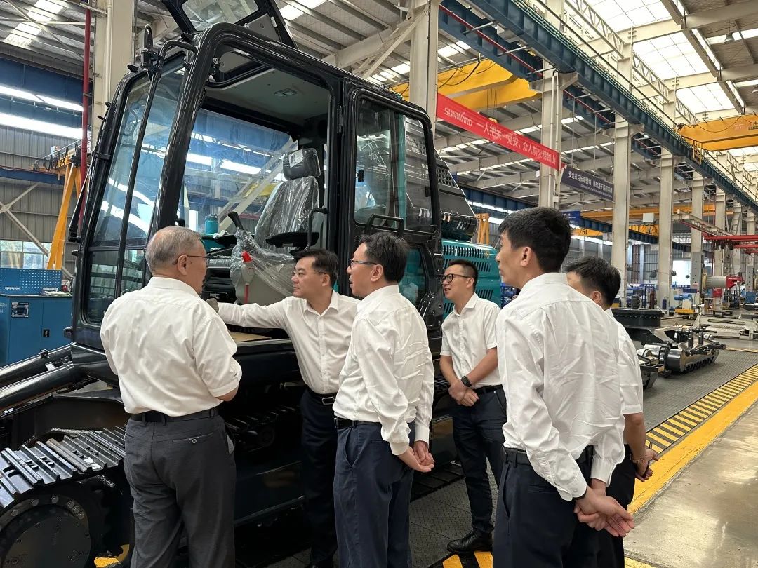 中国联通集团副总经理梁宝俊到访平博在线智能