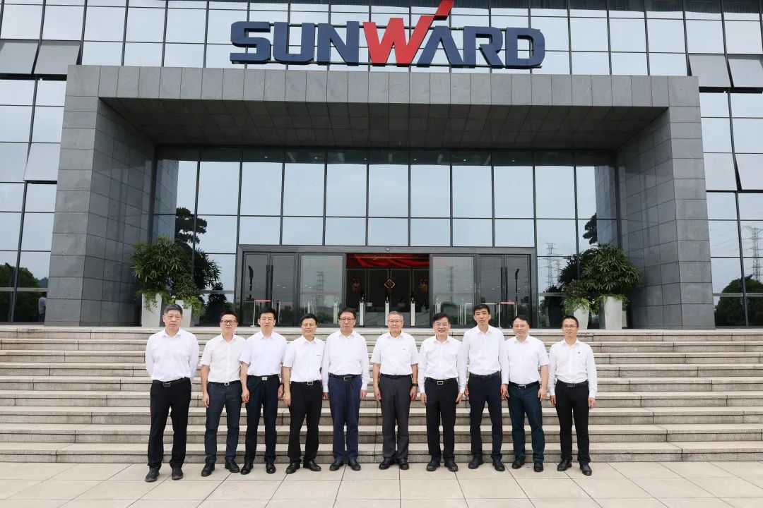 中国联通集团副总经理梁宝俊到访平博在线智能