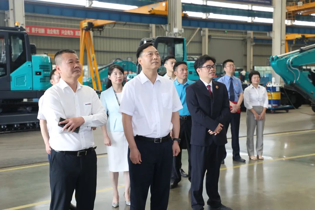 长沙市人民检察院党组书记、检察长余湘文调研平博在线智能