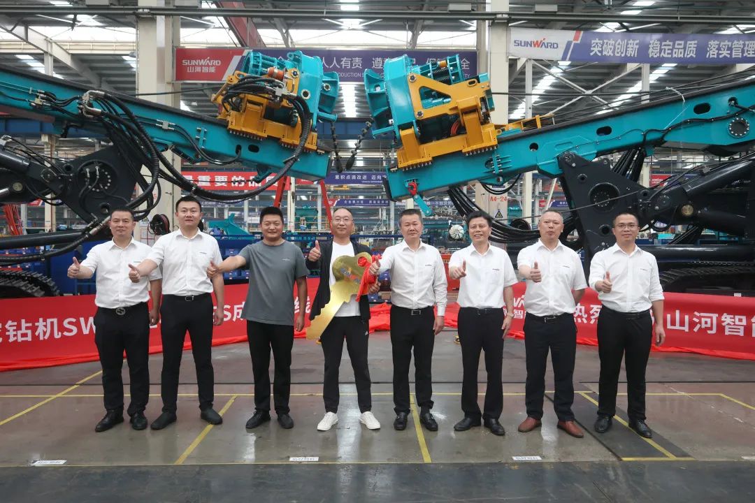 助力“双碳”、绿动未来！平博在线智能增程式电动旋挖钻机、液压混合动力旋挖钻机齐交付
