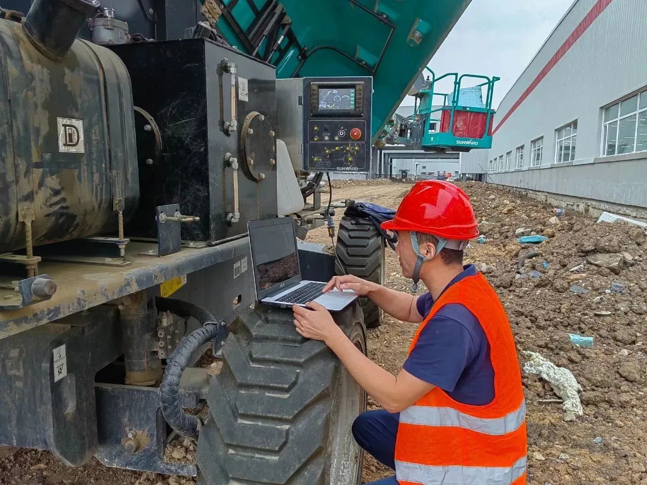 倾听客户心声！平博在线智能高空机械“服务万里行”走进东北