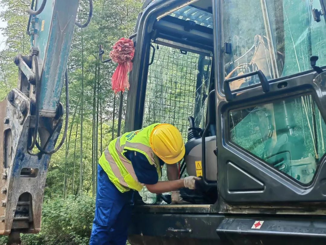品质平博在线，用心服务！平博在线智能挖掘机2023年服务万里行正式出征